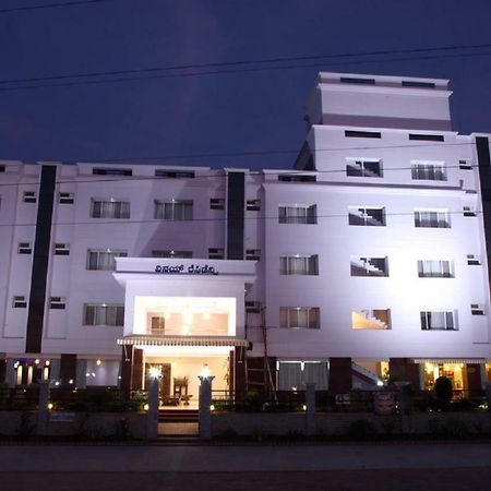 Vinay Residency Hotel Sindhnur Exterior foto