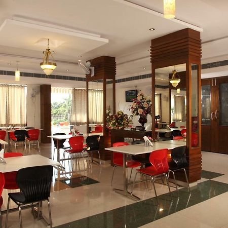 Vinay Residency Hotel Sindhnur Exterior foto