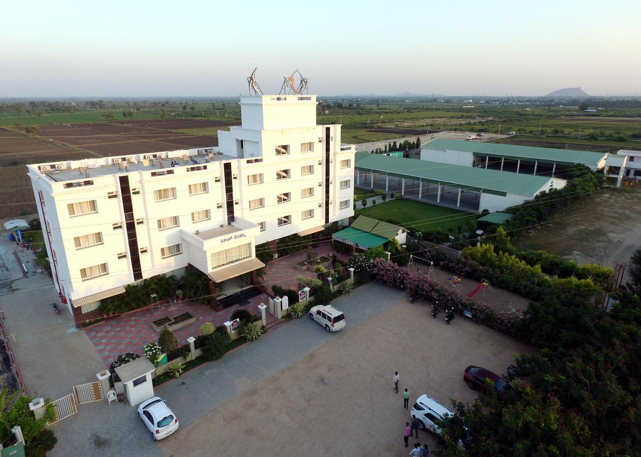 Vinay Residency Hotel Sindhnur Exterior foto