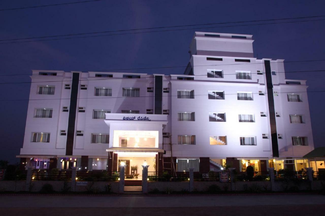 Vinay Residency Hotel Sindhnur Exterior foto