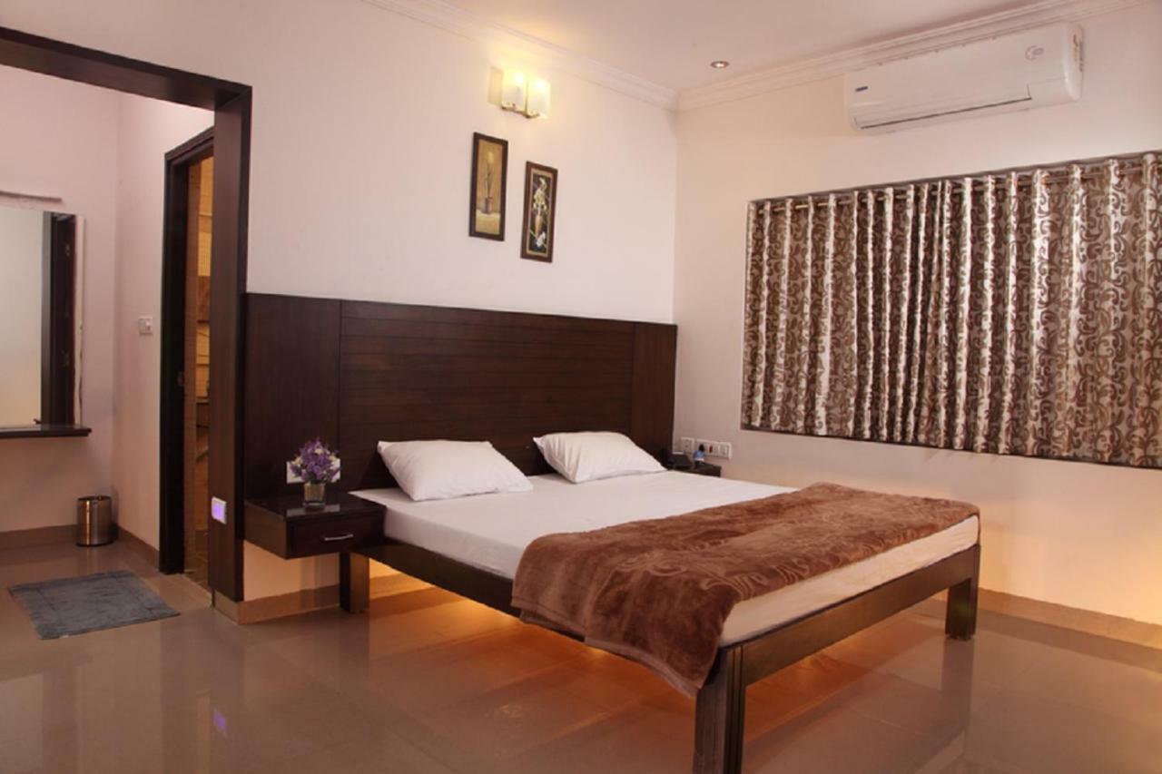 Vinay Residency Hotel Sindhnur Exterior foto