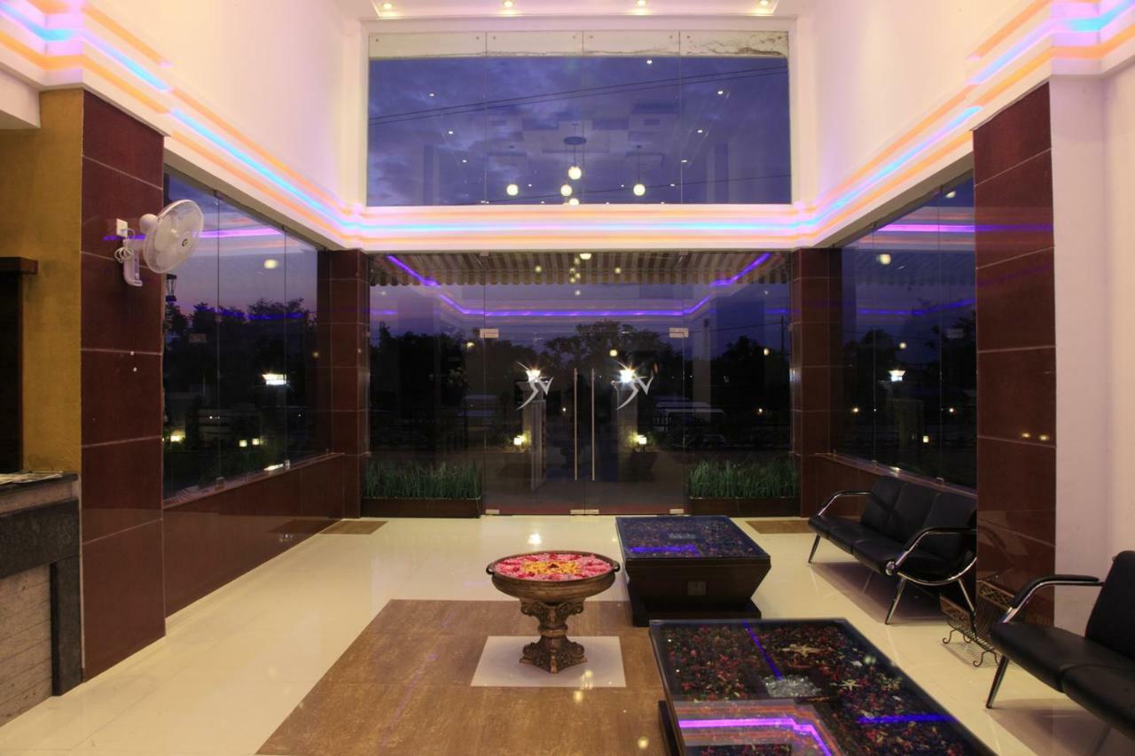 Vinay Residency Hotel Sindhnur Exterior foto